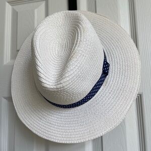 David and Young white hat